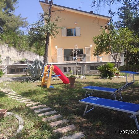 Parco Dei Gelsomini Panzió Ascoli Piceno megye Kültér fotó