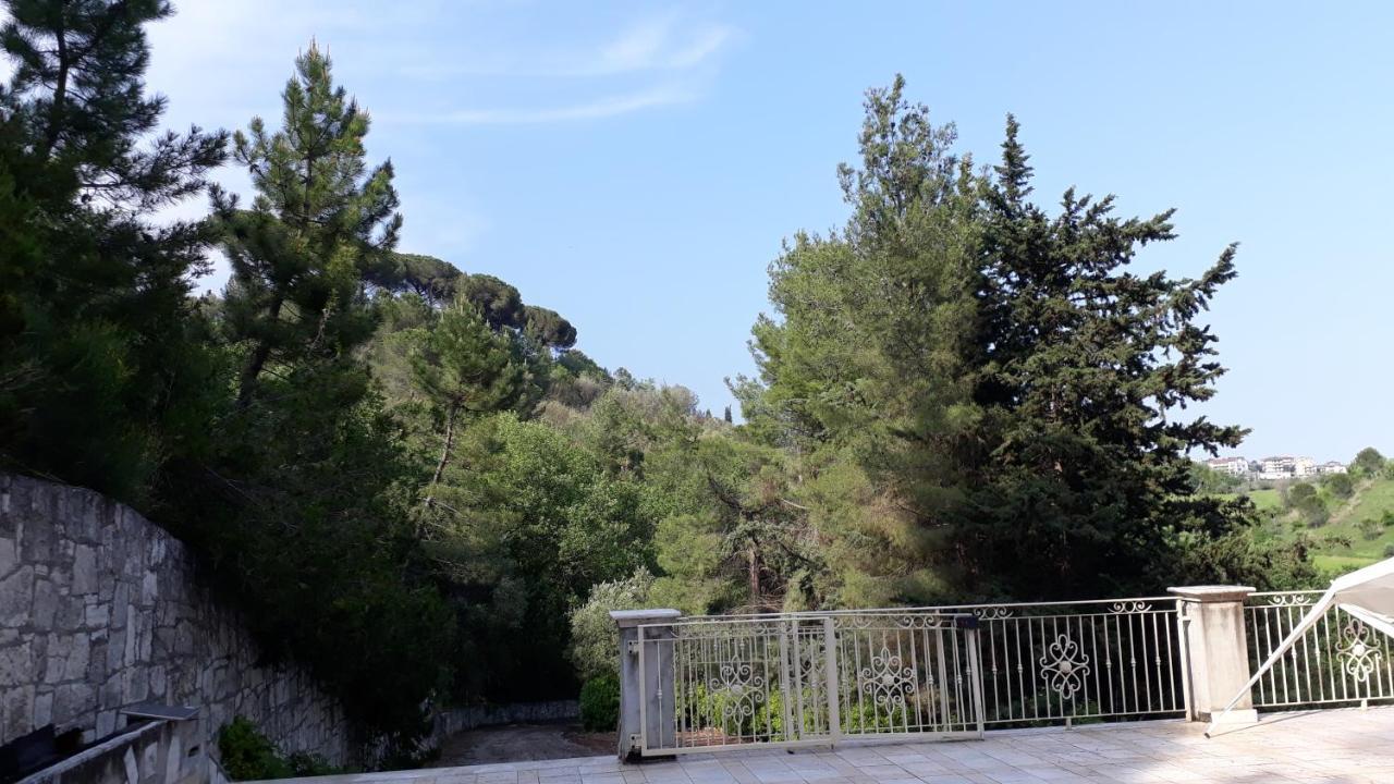 Parco Dei Gelsomini Panzió Ascoli Piceno megye Kültér fotó