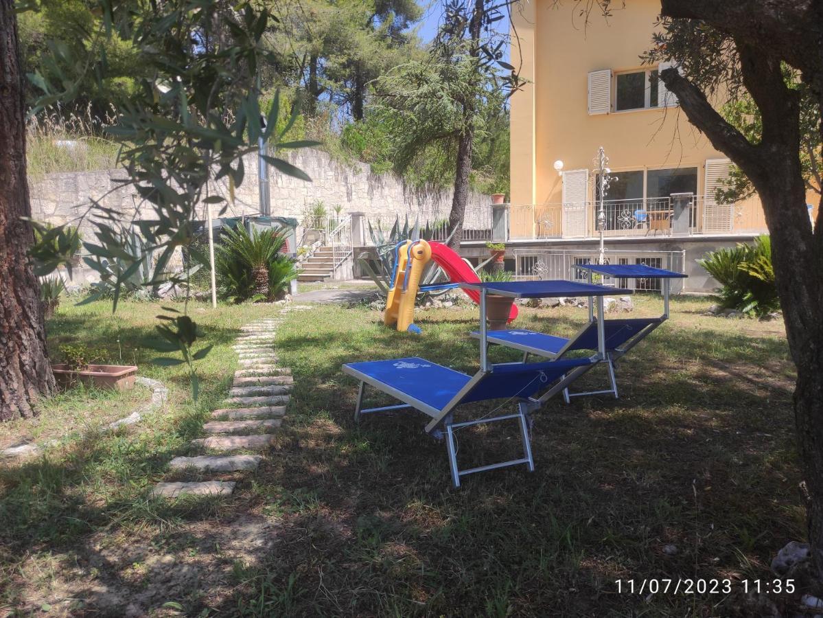 Parco Dei Gelsomini Panzió Ascoli Piceno megye Kültér fotó
