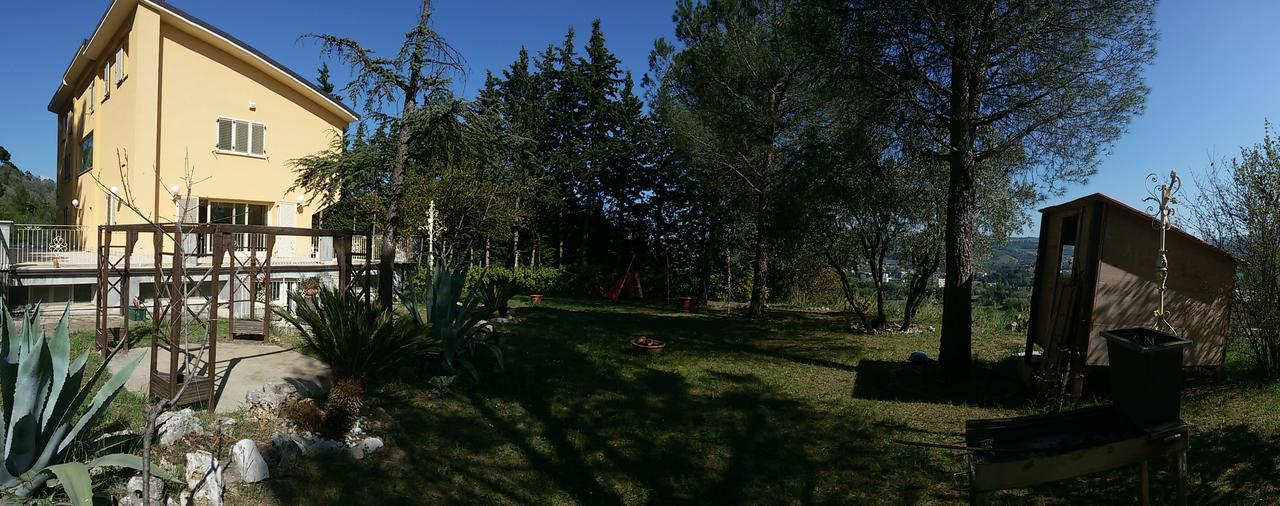 Parco Dei Gelsomini Panzió Ascoli Piceno megye Kültér fotó